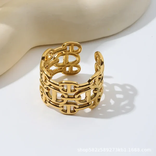 TitanEdge™ Bold Chain Ring – Statement Titanium Steel Jewelry - Image 3