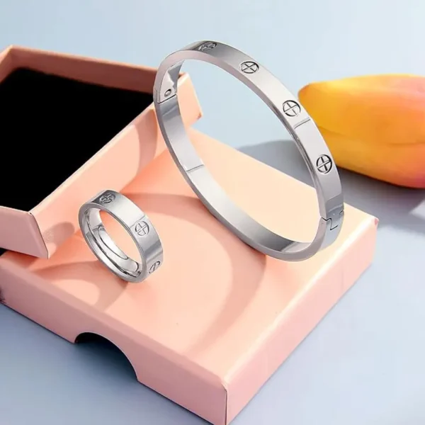 Aureum Cuff™ – Timeless Gold-Tone Stainless Steel Bangle - Image 2