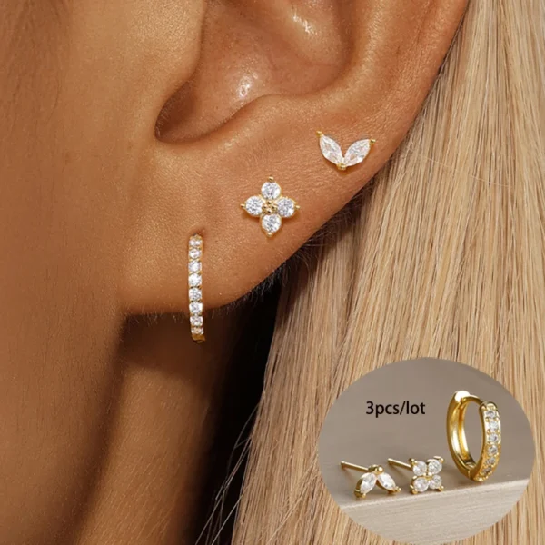 LustreGlow™ Cubic Zirconia Stud Earrings – Timeless Brilliance