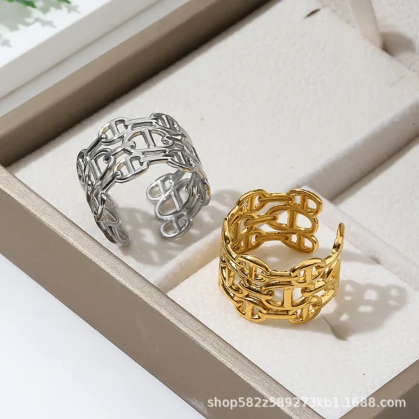 TitanEdge™ Bold Chain Ring – Statement Titanium Steel Jewelry