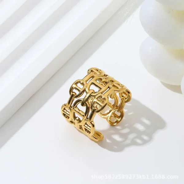 TitanEdge™ Bold Chain Ring – Statement Titanium Steel Jewelry - Image 2