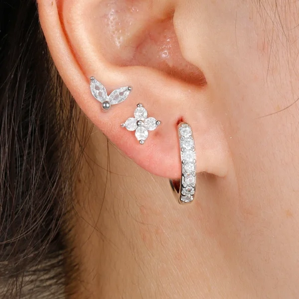 LustreGlow™ Cubic Zirconia Stud Earrings – Timeless Brilliance - Image 3
