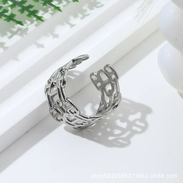 TitanEdge™ Bold Chain Ring – Statement Titanium Steel Jewelry - Image 4